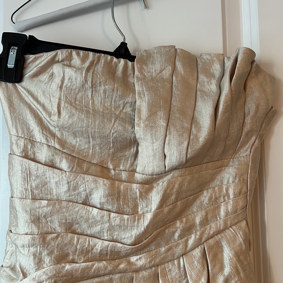 Super cute little dress - Picture 2 of 3